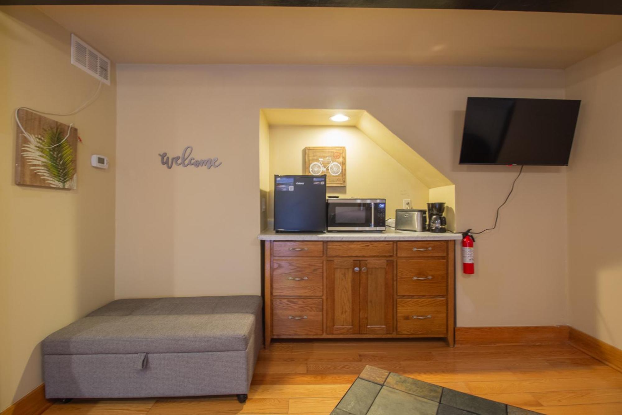 Apartment In In Town By The Gap Trail *